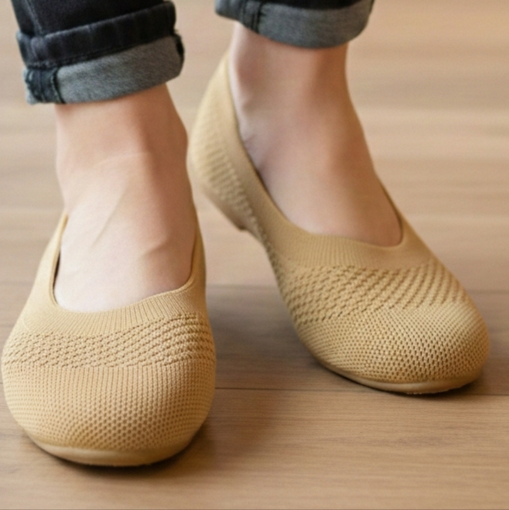 Elegant Tan Women's Knit Loafers